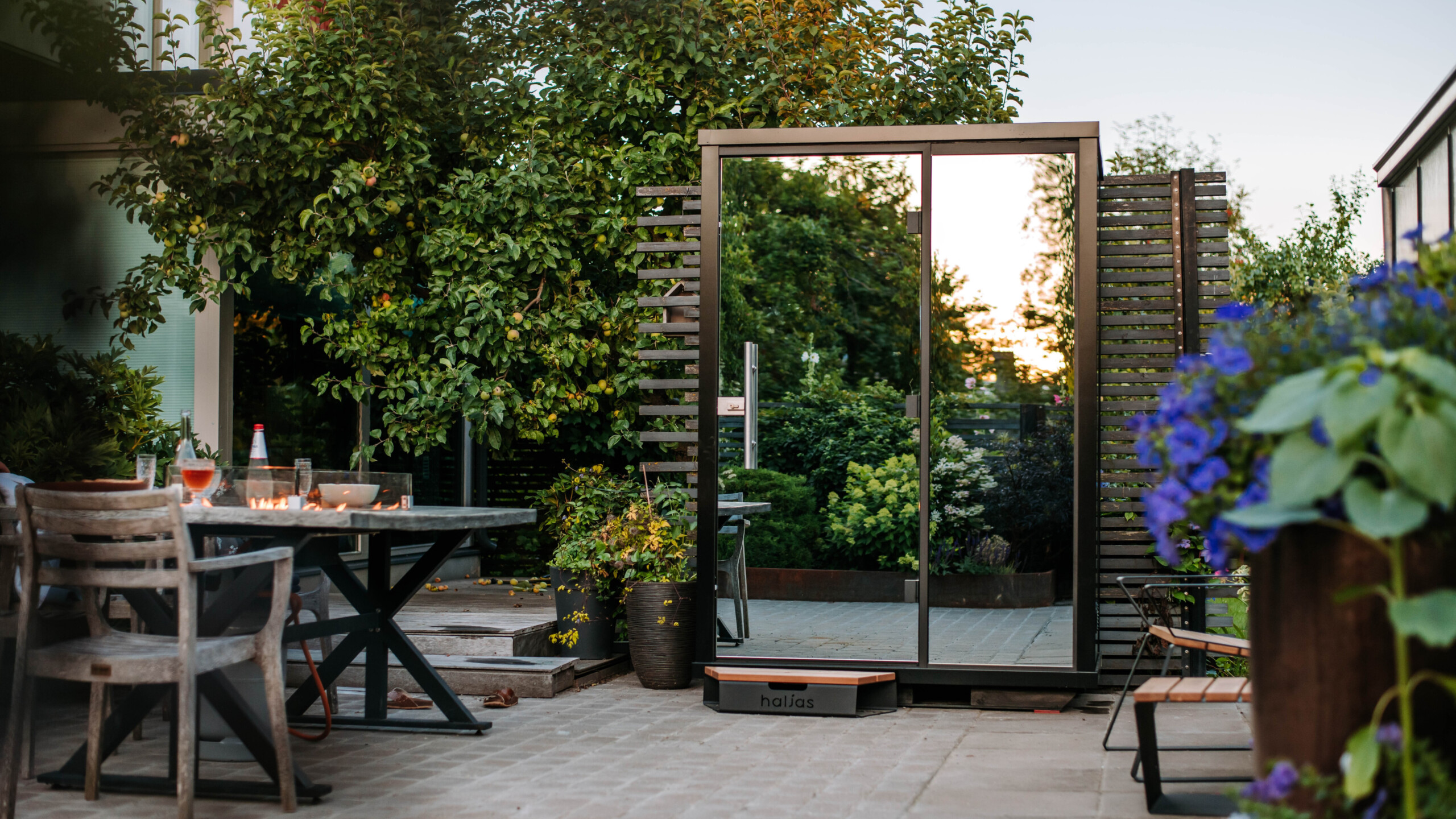The Estonian startup’s Hele Nano and Tarantula wood carrier both earned 2025 Red Dot Design Awards, adding to a 2022 win for the Hele Glass. Now available in the US, the Nano is the only prebuilt sauna that ships fully assembled and moves by pallet jack.